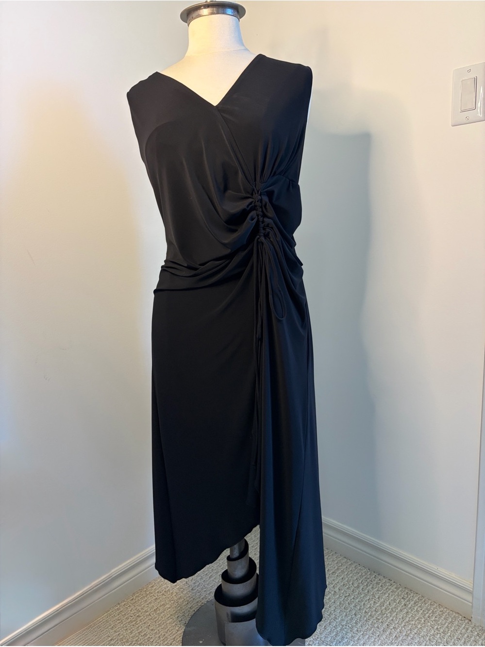 🇨🇦FRANK LYMAN Design Classic Black Dress with ruching at front - Black SIZE 18